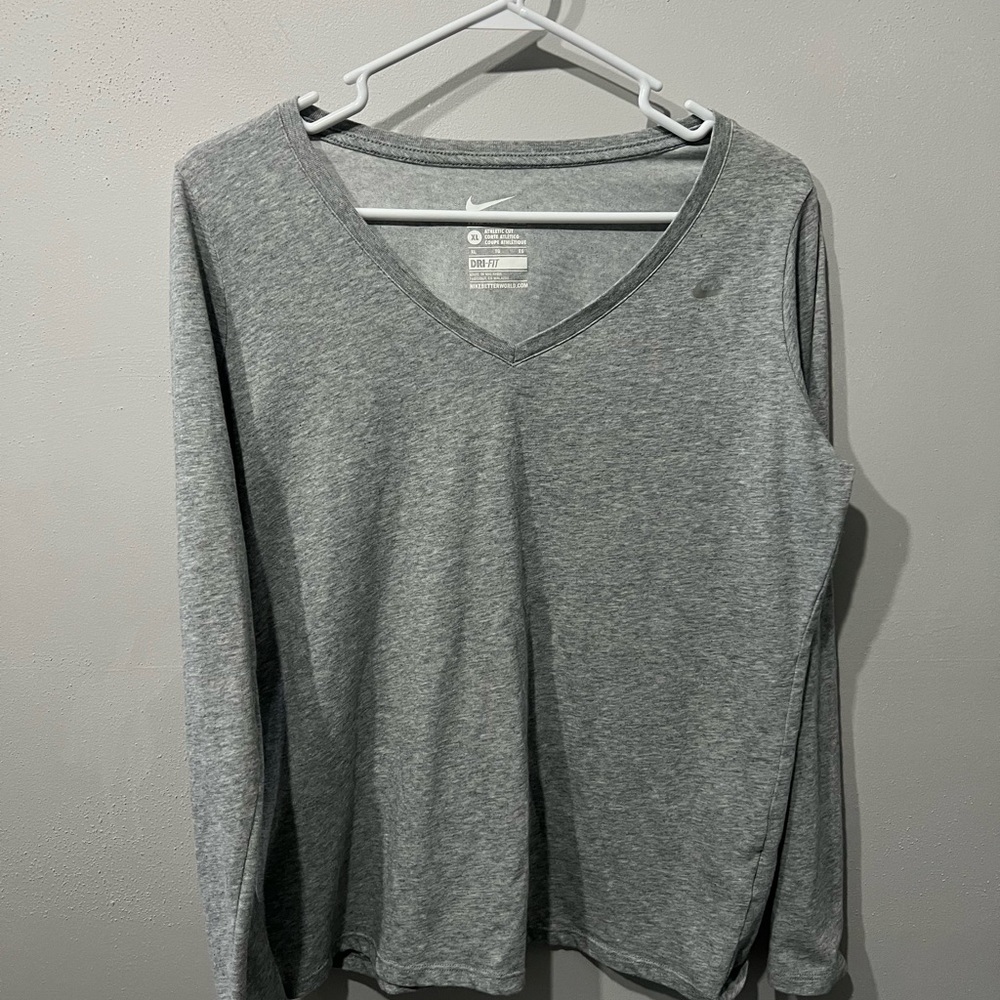 Nike Women’s XL Long Sleeve Dri-Fit Cotton Tee Gray